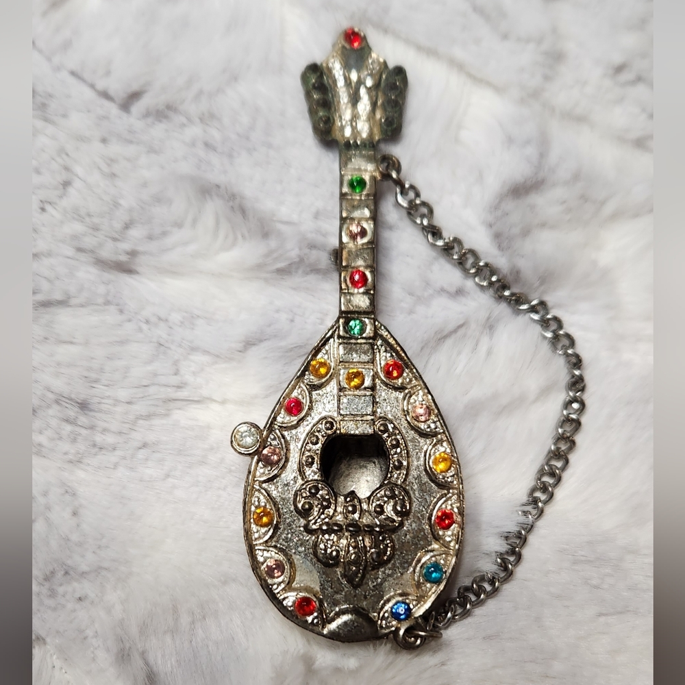 Vintage pin/brooch